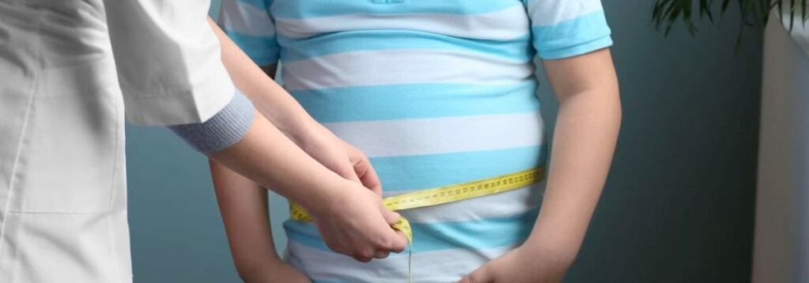 México deja el primer lugar: cae al octavo en obesidad infantil